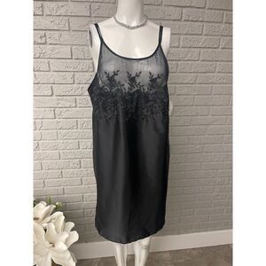 Dentelle Black Satin Lace Sleepwear Size L NWT